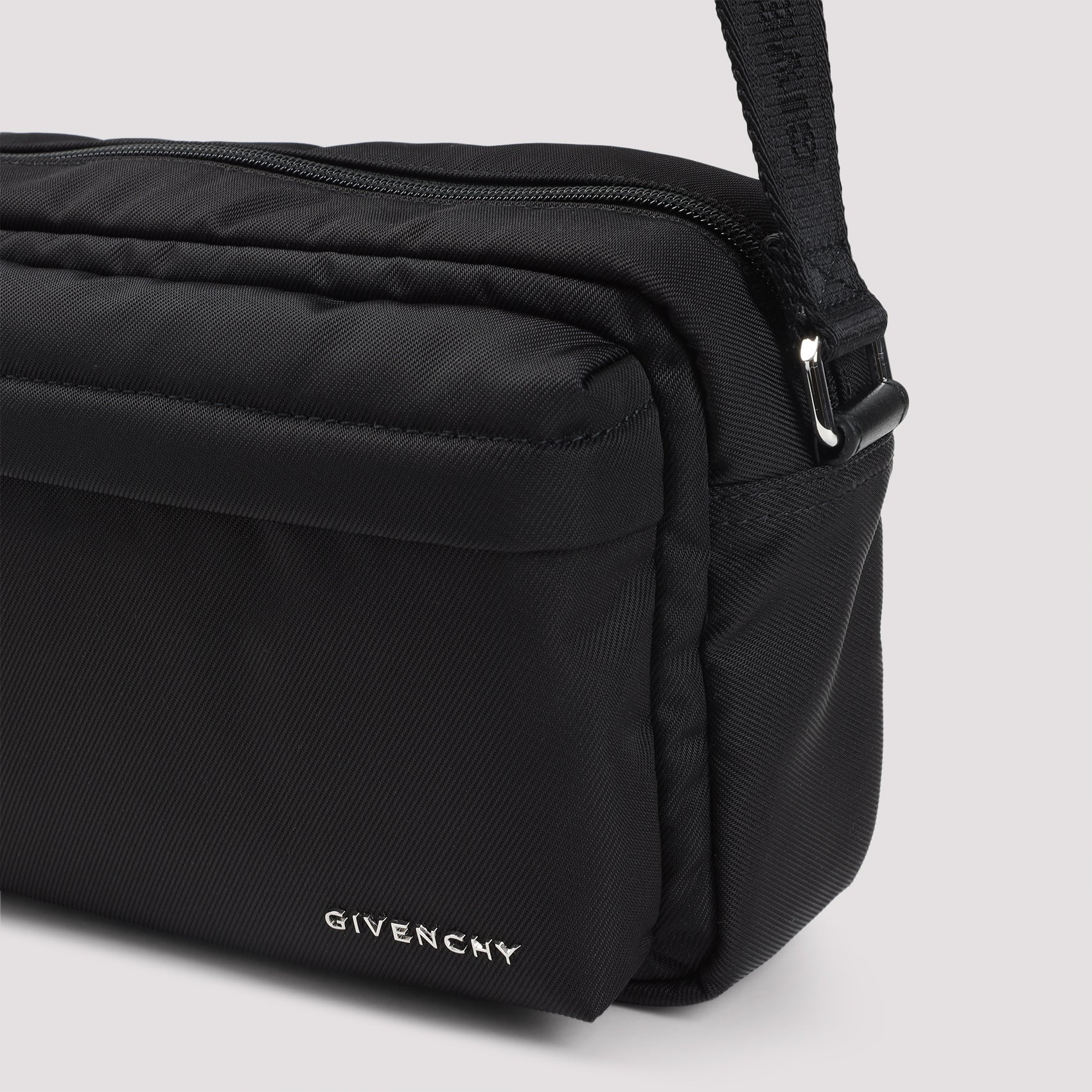 Givenchy Shoulder Bags - Black | 85ab1adad9793194873e1c3cb01543fa92b03ae2