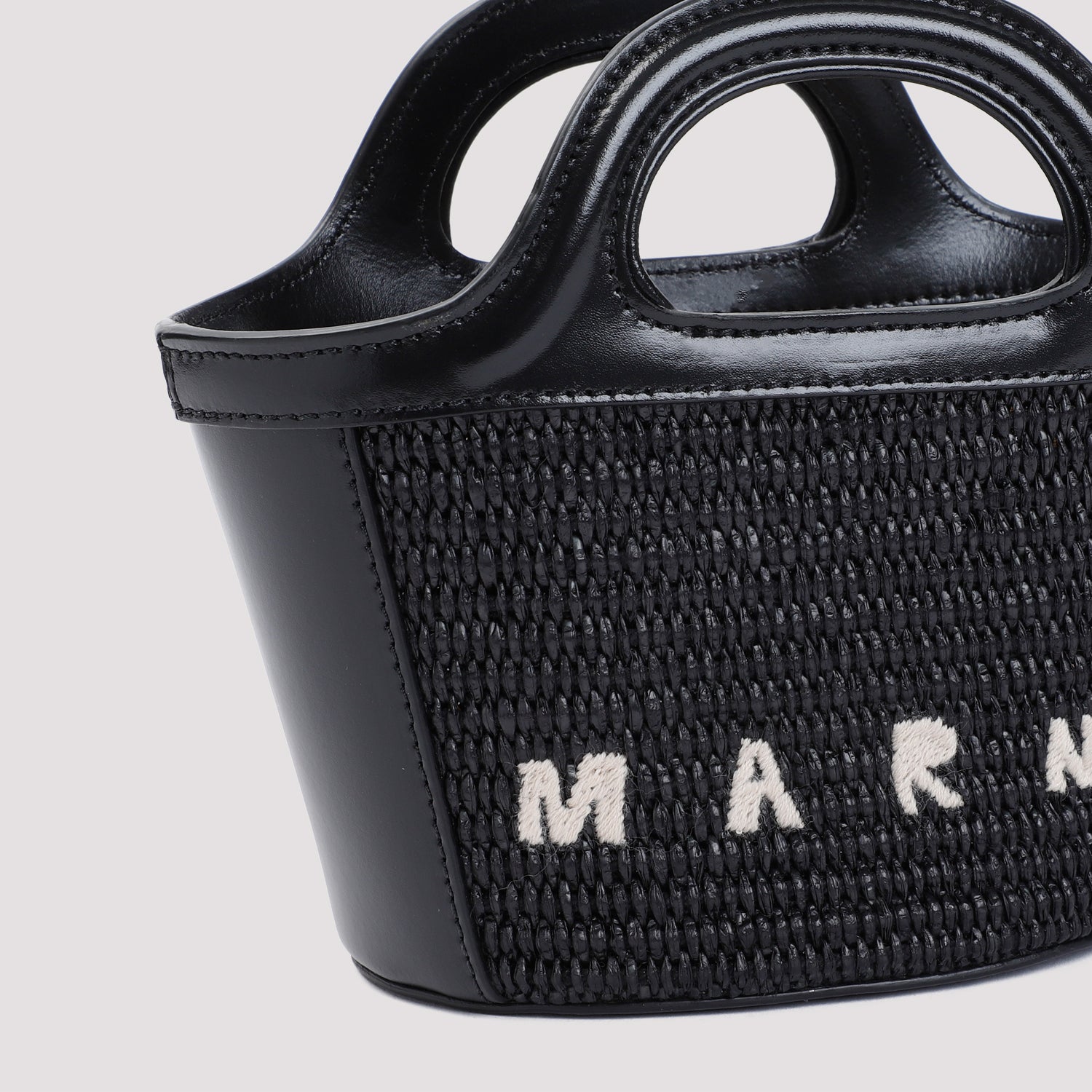 Marni Handbag - Black | d0c11182cfd4d90b4ca5eba0653532b0986399b9