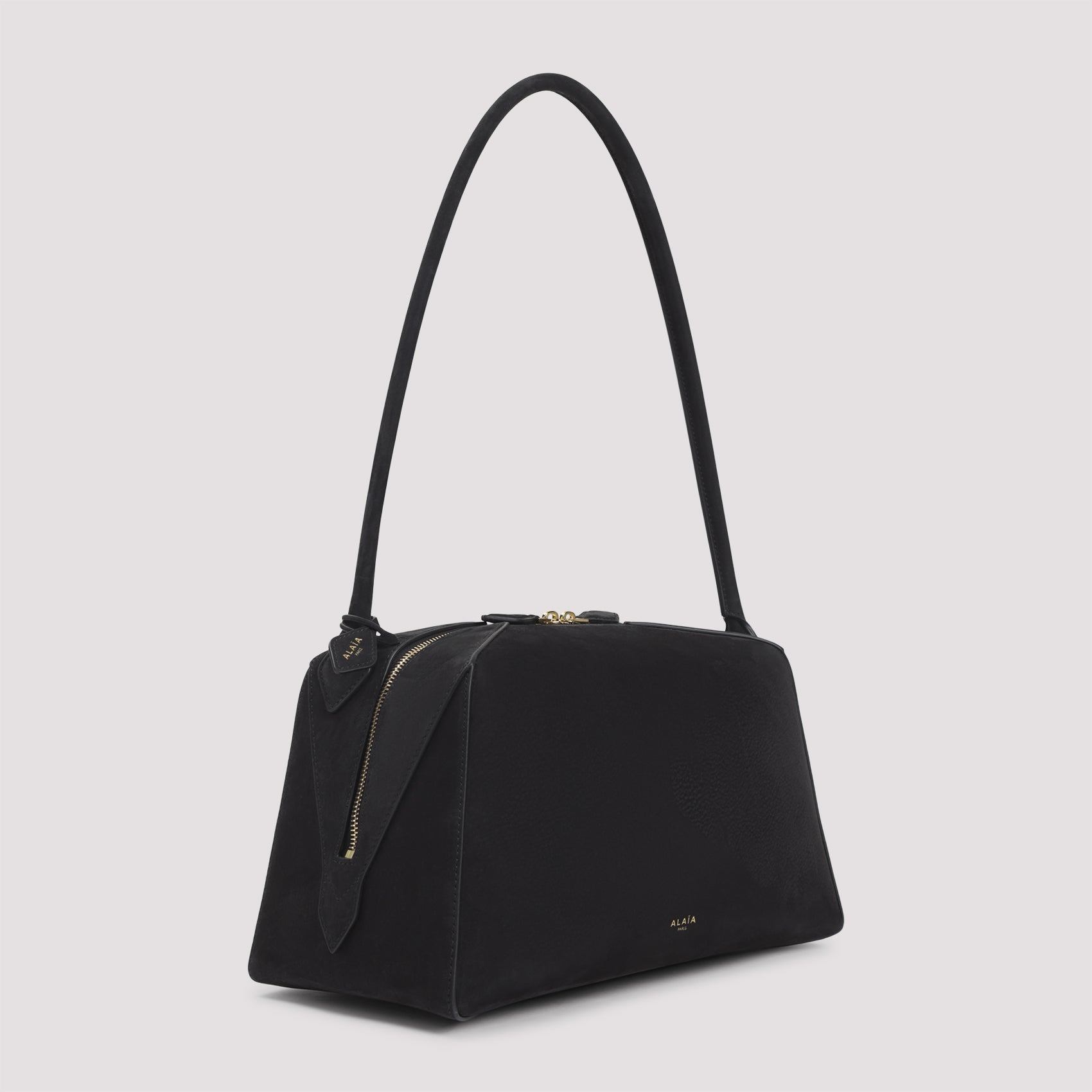 AlaÏA Shoulder Bags - Black | bf9a8279107133abc5c334570bb79f28837b3d5c