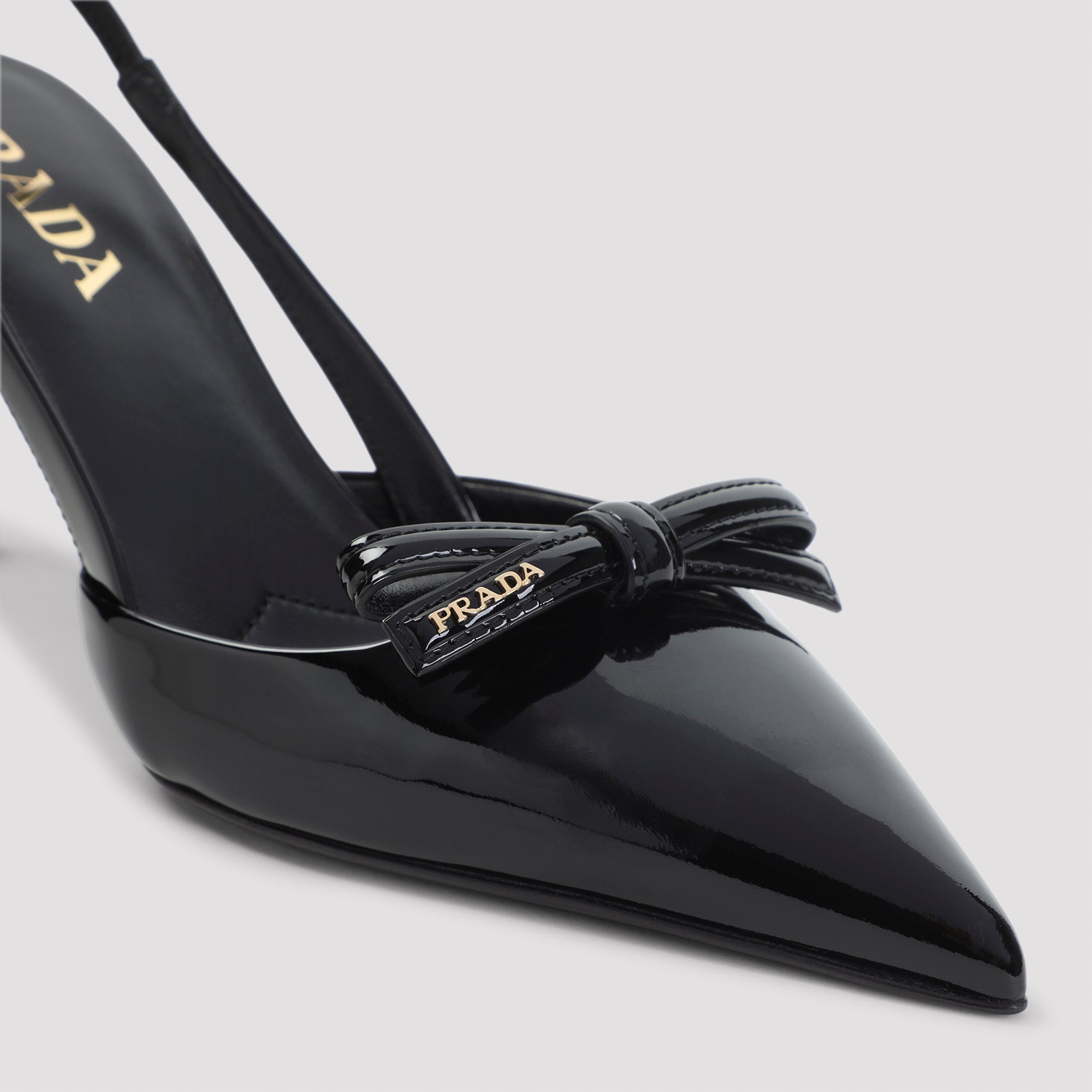 Prada Pumps - Black | c0e8acba23da475c9cc03337eb578963e683b239
