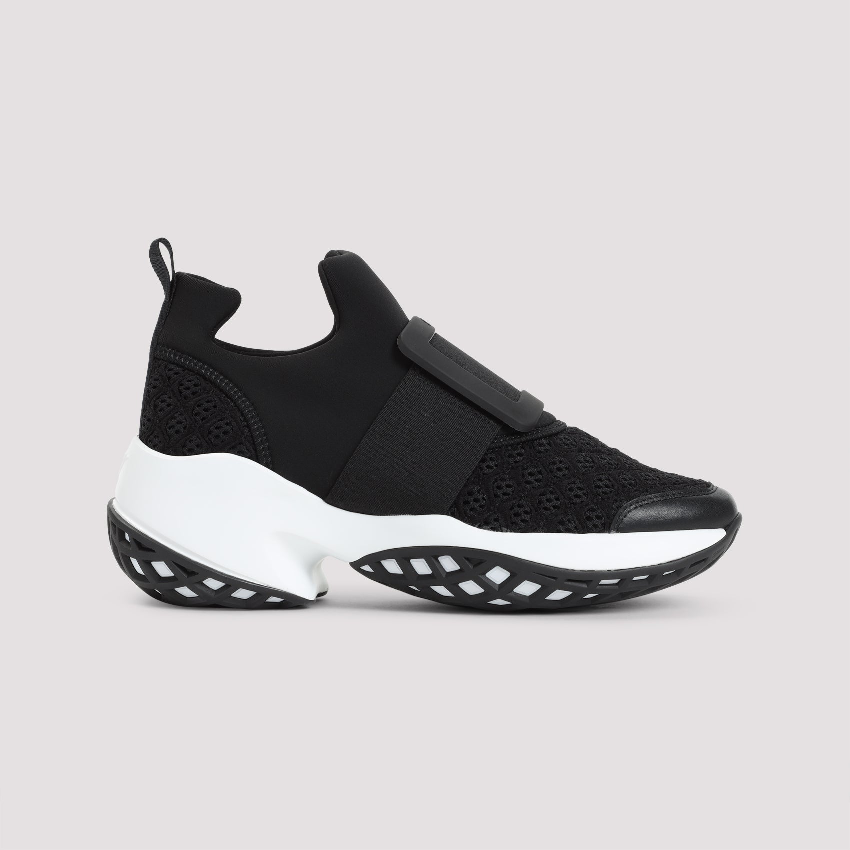 Roger Vivier Sneakers - Black | aacd619e3663fa669d0c8e2853a4ccd2715acbaf
