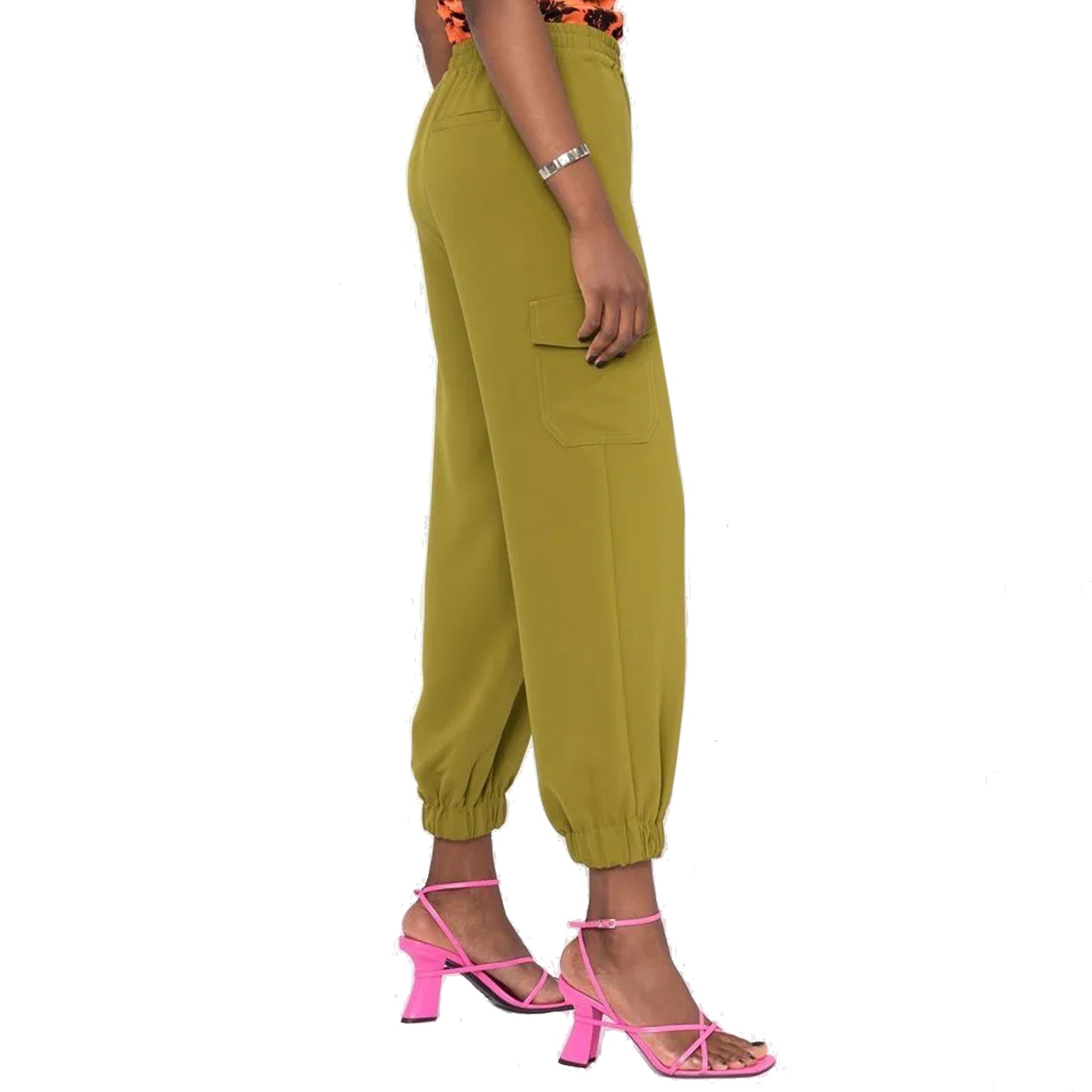 6ce6216afa610992392da62a6df3332e.jpg